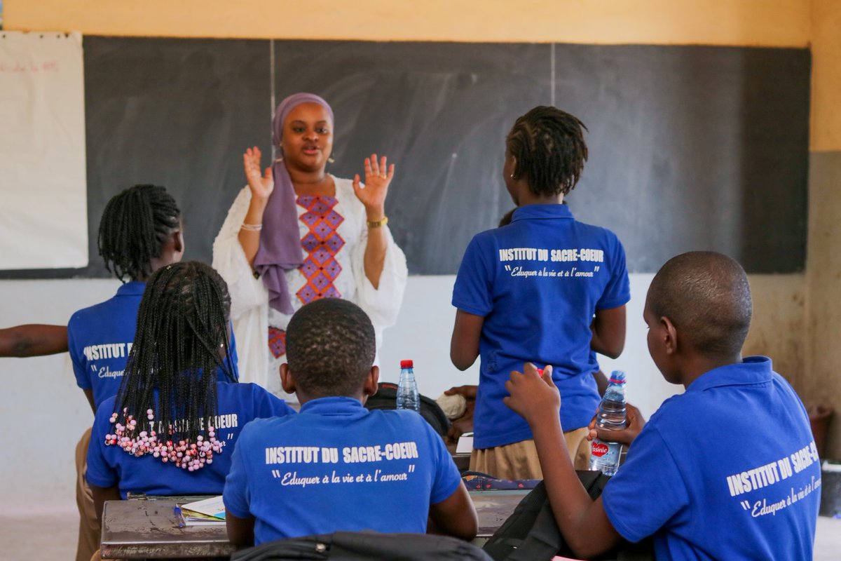 APJECML's tweet photo. Dans le cadre de la mise en œuvre du programme SIDA CSO; APJEC en partenariat avec Save the Children au Mali a mis en place un club scolaire à l'institut Sacré Cœur dans le district de Bko, Rive Droite...https://t.co/2ZxRfj96pV
#APJECMali #ClubsScolaires
#SIDACSO #SavetheChildren https://t.co/fbYzkXdrvE