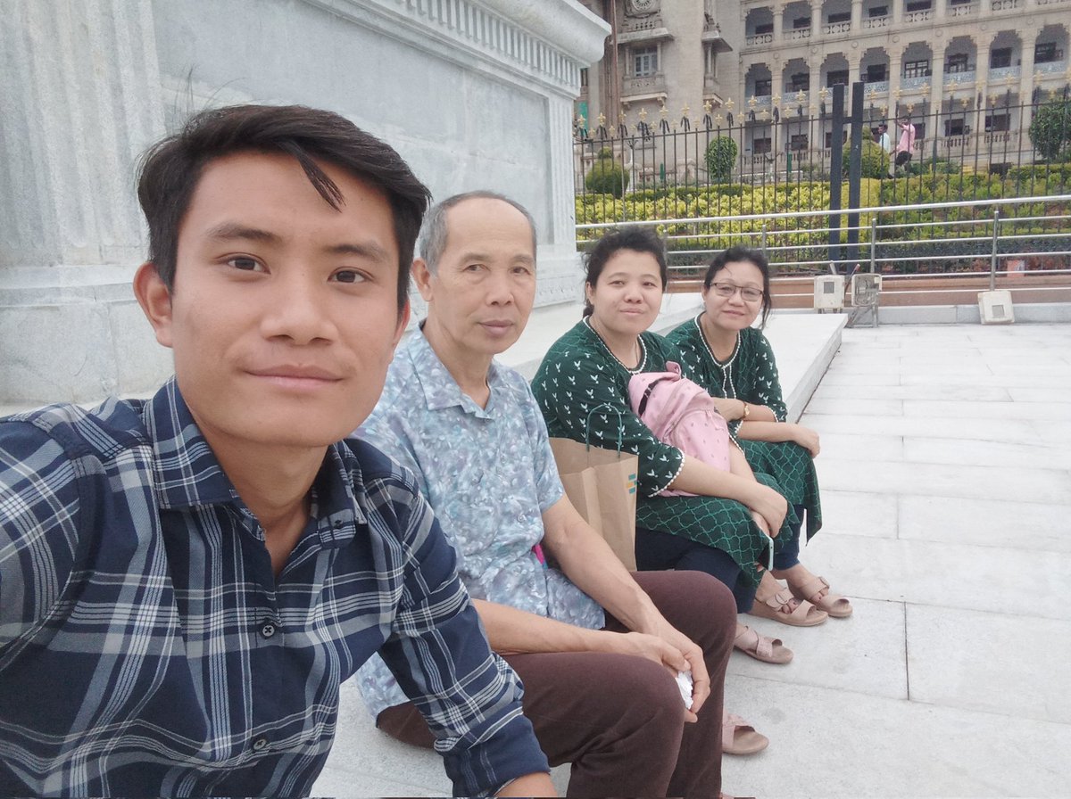 ClintonChakma56's tweet photo. Best time ever with family https://t.co/V6tiuY81je