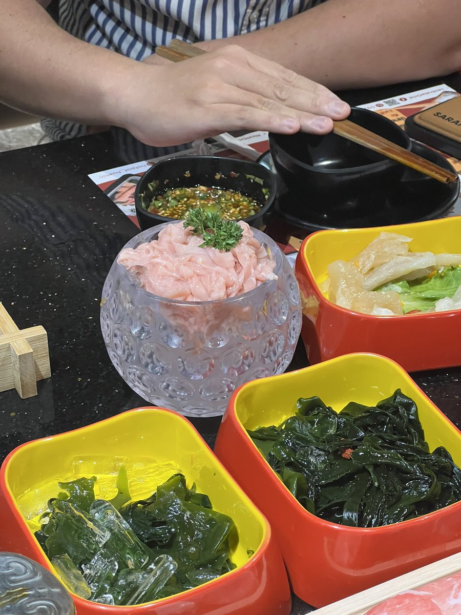 TastewithP's tweet photo. Panda hotpot #centralworld ชั้น6 
หมาล่า ซอสเยอะ สไตล์เดียวกับ Hai di lao
ก็อร่อยดีอยู่นะ สาขาแรกอยุ่ที่หัวหิน https://t.co/iWkiHQvo1W