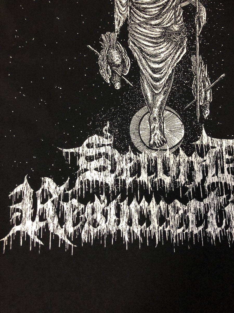 KUN2R's tweet image. 【merchandise】
神・山 BLACK入荷しました！！
細部まで素晴らしい再現度
魔除けにバッチリです。
いまのとこ
M…4着　L‥2着　XL…3着
5.6ozと心地よし！
DEFILEDツアー郡山で晒します！