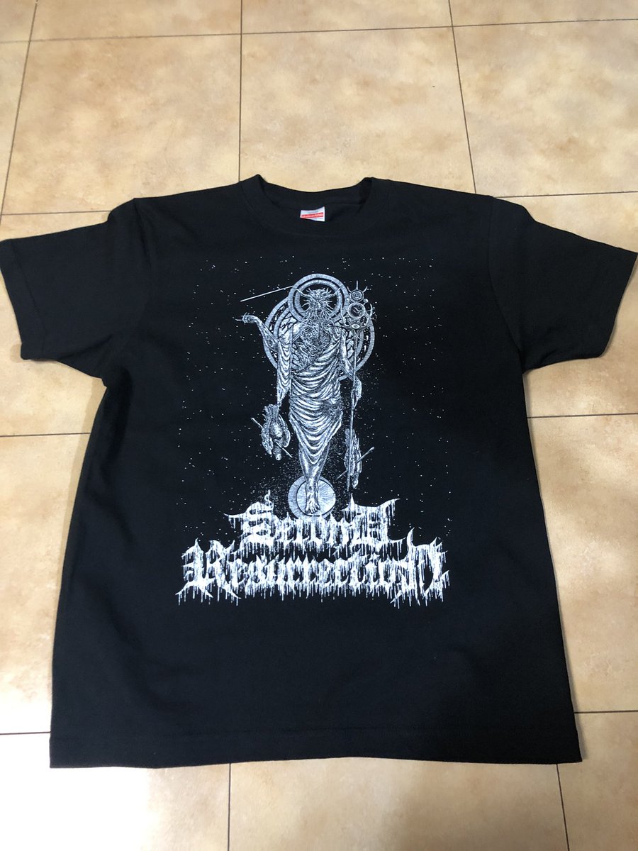 KUN2R's tweet image. 【merchandise】
神・山 BLACK入荷しました！！
細部まで素晴らしい再現度
魔除けにバッチリです。
いまのとこ
M…4着　L‥2着　XL…3着
5.6ozと心地よし！
DEFILEDツアー郡山で晒します！