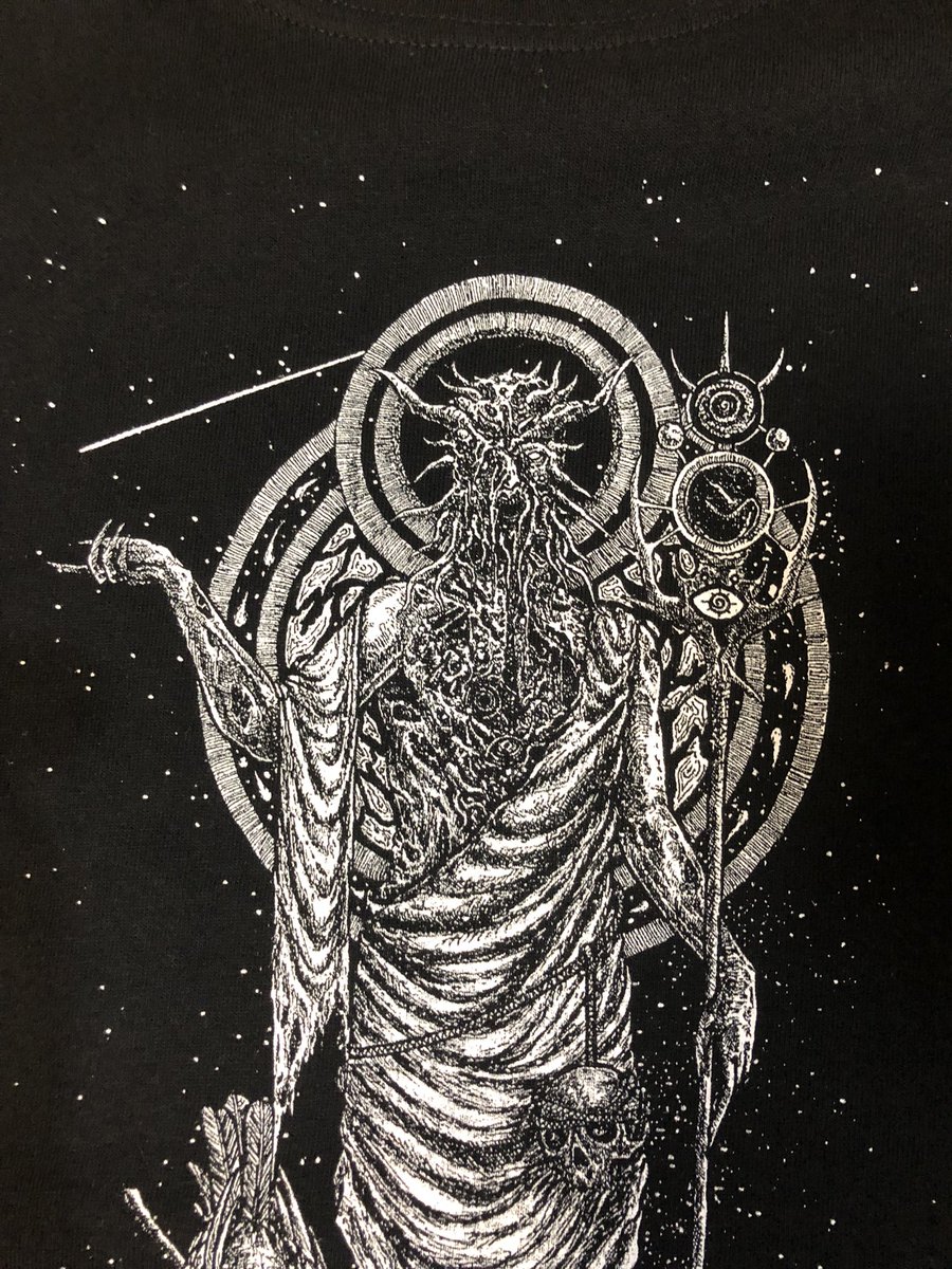 KUN2R's tweet image. 【merchandise】
神・山 BLACK入荷しました！！
細部まで素晴らしい再現度
魔除けにバッチリです。
いまのとこ
M…4着　L‥2着　XL…3着
5.6ozと心地よし！
DEFILEDツアー郡山で晒します！