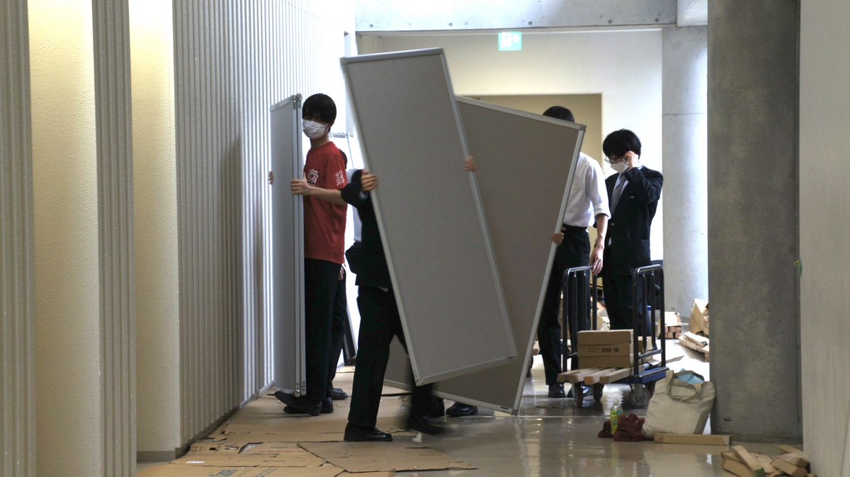 seikofesta_67th's tweet photo. 準備日1日目が終了しました！ 
机移動やシフトの調整、外装や内装の作成などを行いました。 
聖光祭まであと3日です！！ https://t.co/or5mzxQHx6