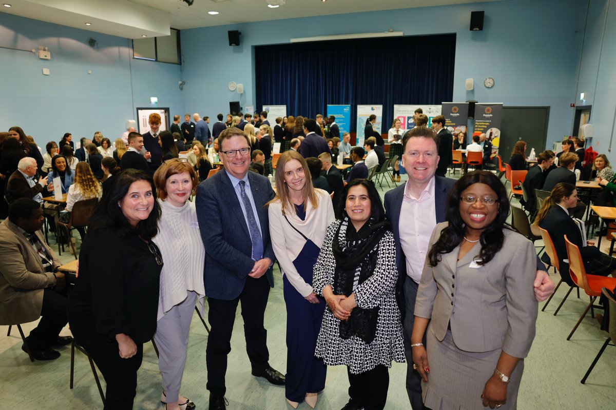 Kings_Hospital's tweet photo. 📣Fantastic evening at Form 5 careers event featuring diverse universities & career choices.
💐Thanks to #KHPA and KH Career Team for organising.
📸https://t.co/H1j57HVg8x
#newoptions #brightfuture
@TUDublin_BN @tcddublin @TeamDCU @MaynoothUni @ucddublin @portobelloInst https://t.co/nR55o8AGyr