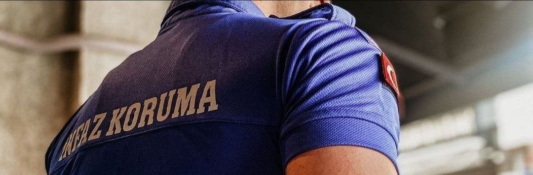 Görevini hakkıyla ifa eden şanlı üniformasını gururla taşıyan ve her daim devletinin emrinde olan İnfaz Koruma Memurları sizin saçma dizilerinizde ayak altı edilemez! Derhal özür dileyiniz!! 

#ÖzürDileHEPYEK
