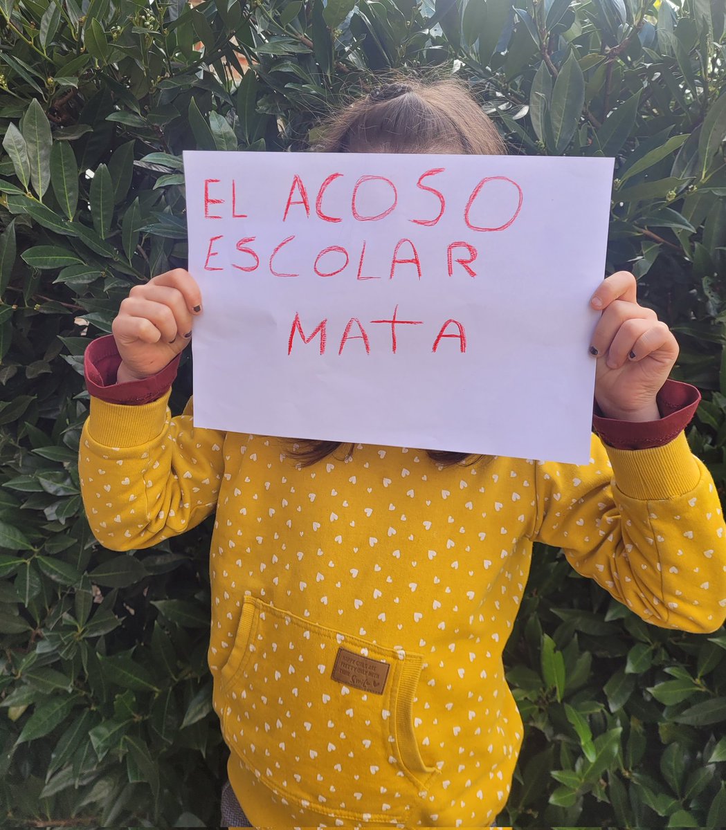 📢 Amigos, el 29 de abril hay una manifestación para acabar con el acoso escolar.

 ¿Me acompañas retuiteando y difundiendo la palabra?

JUNTOS SOMOS MÁS🙌 

#stopbullying #NoAlAcosoEscolar