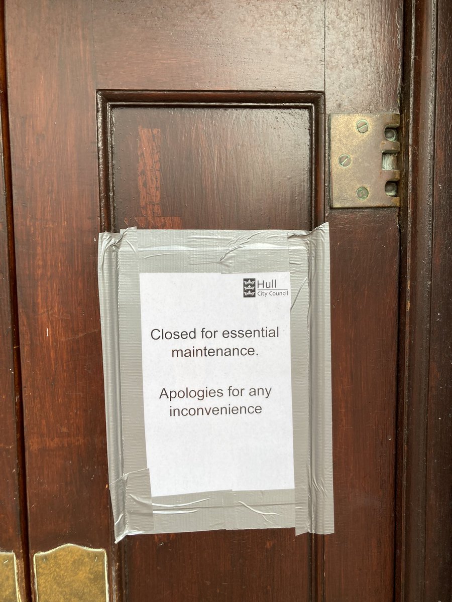 nookmell's tweet photo. Hull has 3 Victorian award winning public loos,Beautiful architecture &amp; all closed. King Billy one maybe20 years besides the fact you cannot go for a pi55 in Hull anywhere, why are they shut. 'essential maintenance' yet no work carried out or just cutbacks @Hullccnews @bbcburnsy https://t.co/FHRp3aUbDk