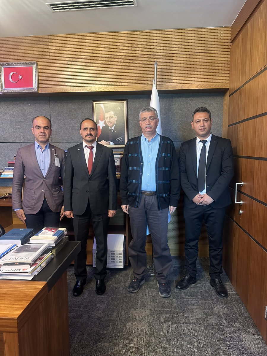 Atanamayan Uzmanlar Derneği Genel Başkanı Mustafa Gündeşli ve Yöntemini misafir ettik ve istişarelerde bulunduk. Nazik ziyaretleri için teşekkür ediyorum.