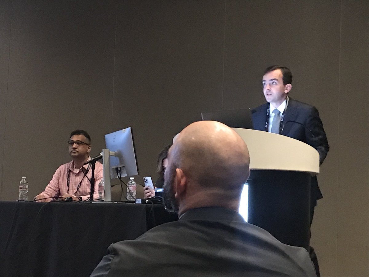 ⁦<a href="/johnrzech/">John Zech</a>⁩ and ⁦<a href="/MySamin2648/">S Amin</a>⁩ from ⁦<a href="/columbiaimaging/">Columbia Radiology</a>⁩ hosting a great talk about innovative ways to teach rads residents at #AUR :)