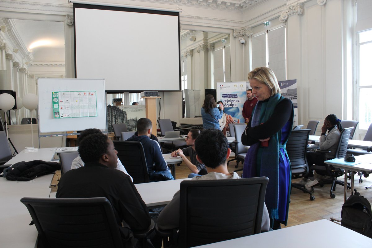 acversailles's tweet photo. #JOP2024
Lancement cette semaine de la 1ère session de formation des agents de sécurité événementiels pour les @jeuxolympiques @Paris2024 dans les locaux de l'#EESP, en présence de la rectrice @CharlineAvenel, @lair_sandrine, DASEN 78, @ron_lepage, ACA Sécurité et @poleemploi_IDF https://t.co/9kmw4YK7cR