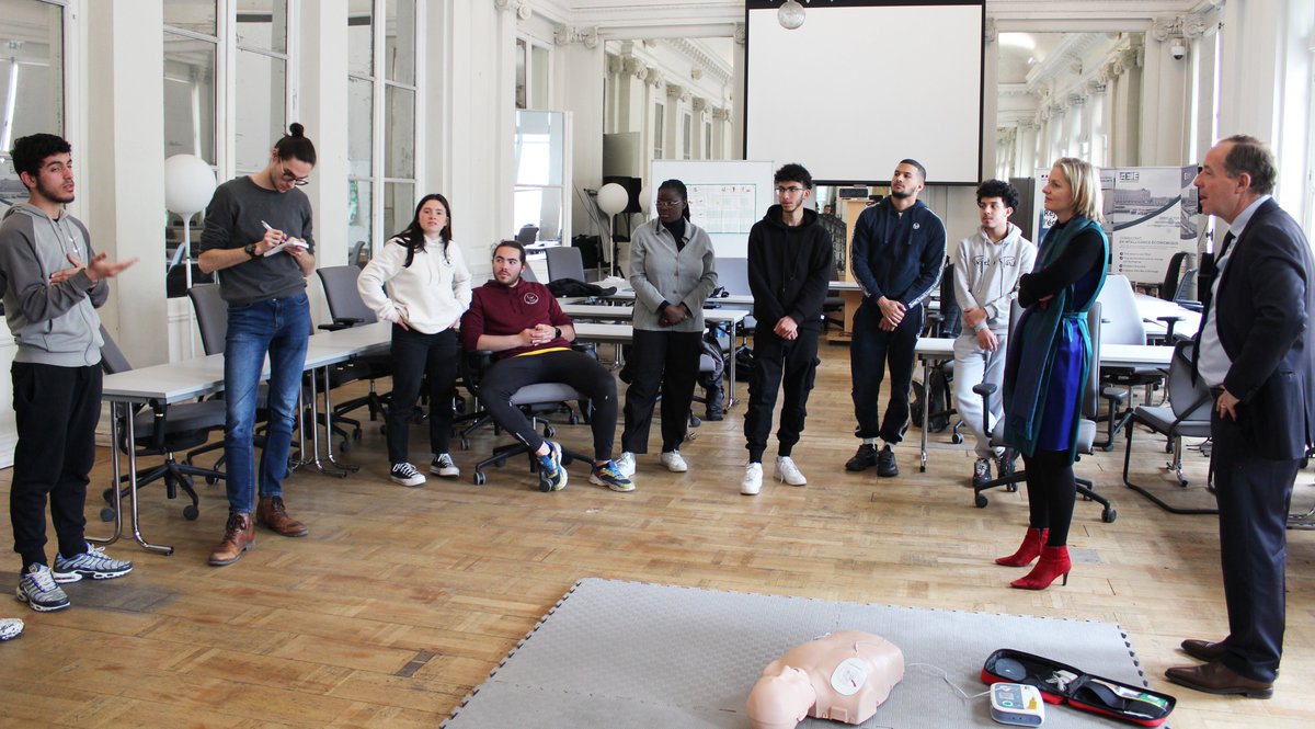acversailles's tweet photo. #JOP2024
Lancement cette semaine de la 1ère session de formation des agents de sécurité événementiels pour les @jeuxolympiques @Paris2024 dans les locaux de l'#EESP, en présence de la rectrice @CharlineAvenel, @lair_sandrine, DASEN 78, @ron_lepage, ACA Sécurité et @poleemploi_IDF https://t.co/9kmw4YK7cR