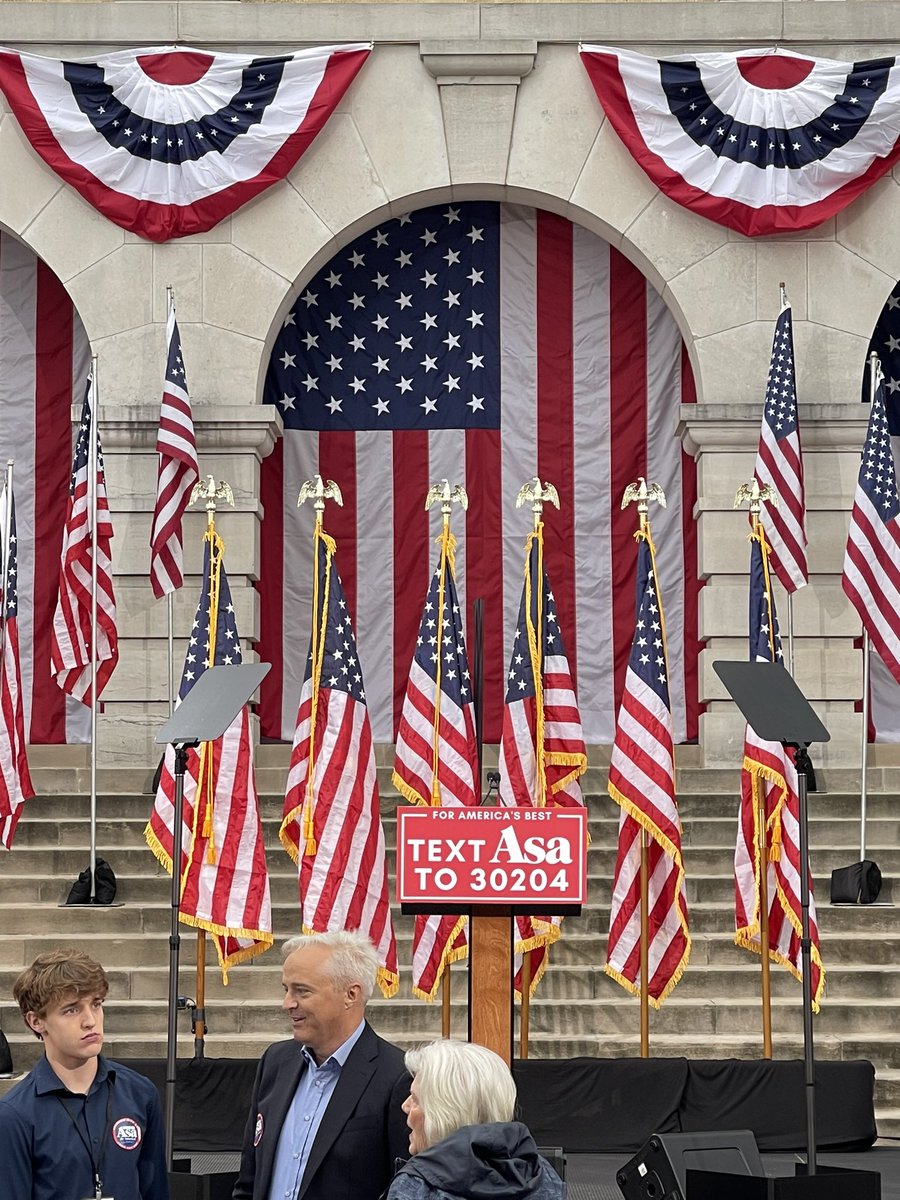 KATVChrisMay's tweet photo. Picturesque Bentonville Square is set for a presidential announcement; @AsaHutchinson officially kicks off his bid for the White House at 10:30 this morning. Watch it live on https://t.co/DvXwrFxUeX and stay tuned for coverage throughout the day on @KATVNews. https://t.co/BzomwbUrgn