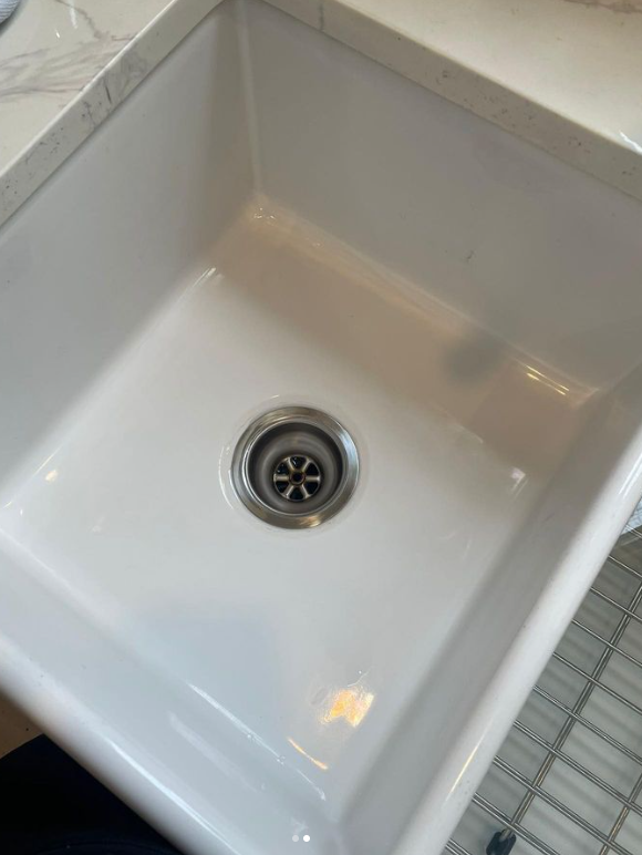 barkeeperfriend's tweet photo. We LOVE a good sink clean! Valley Clean Co. used our soft cleanser to give this sink a shine. When was the last time you cleaned YOUR sink with BKF? 🧐✨🧽🥣🥄🚰 #KitchenKleanup https://t.co/wmrUzJIwwV