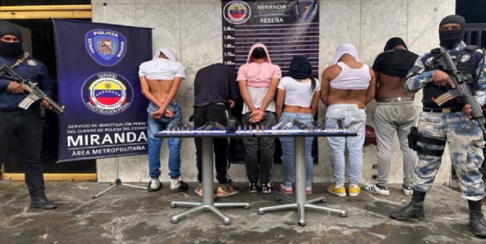 elsiglocomve's tweet photo. Presos seis integrantes de la banda “El Wilexis” https://t.co/UH6PlGgTNg #noticiaselsiglo #Sucesos https://t.co/q3INX0Y4vW