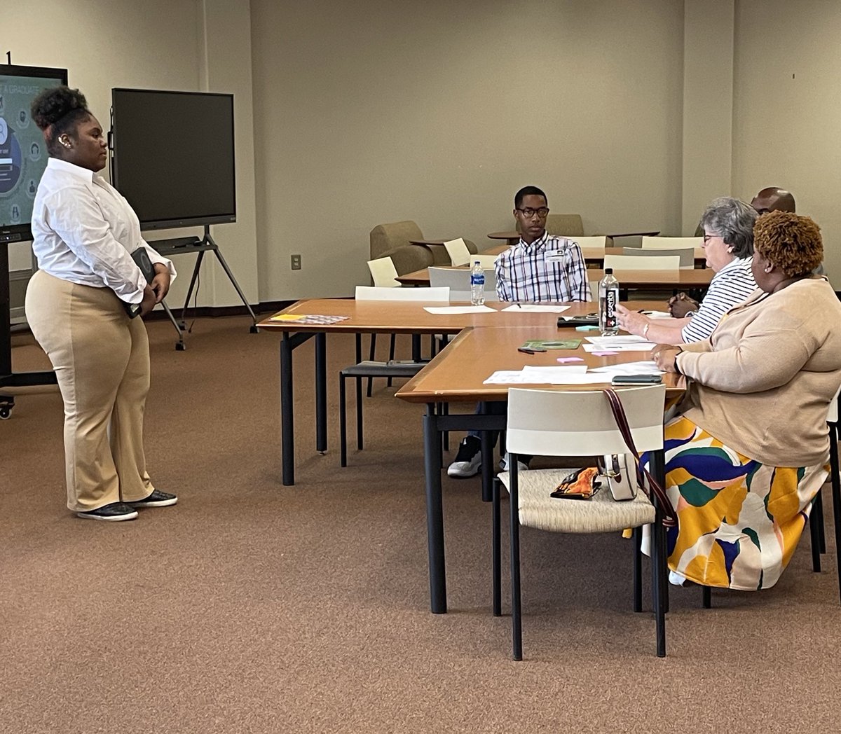 AxsonRoberta's tweet photo. Allied Health & Medicine Capstone Presentations in Progress PART I ! @NCCA_Covington @NewtonCoSchools @NCSS_CTAE @CEO_NCCA @NCCAWBL #LeadCTAE #GeorgiaCTAE https://t.co/RuAEbAI2lF