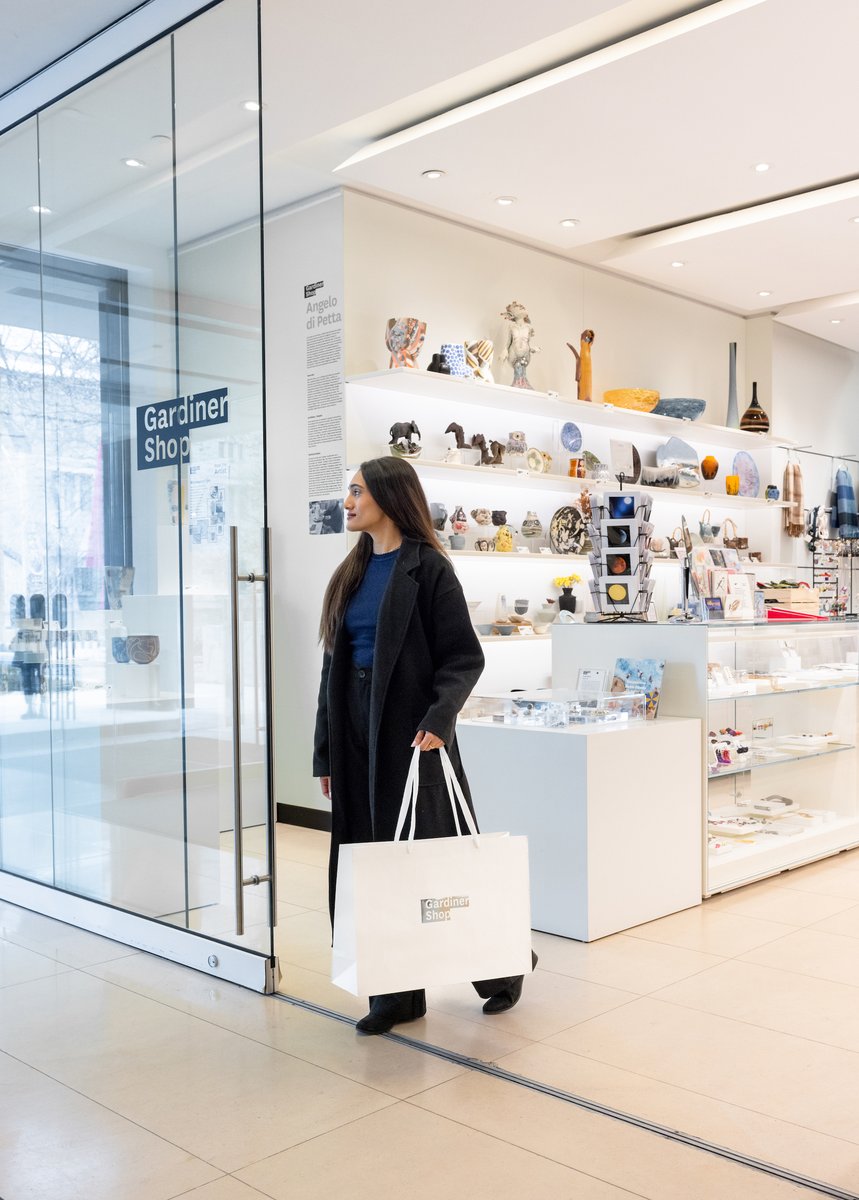 gardinermuseum's tweet image. Did you know #GardinerShop Gift Cards can be used on in-store purchases, #clayclasses, special events, lectures, and more? 

Purchase yours today in the Shop or online! ✨
ow.ly/OJNU50NU0F3