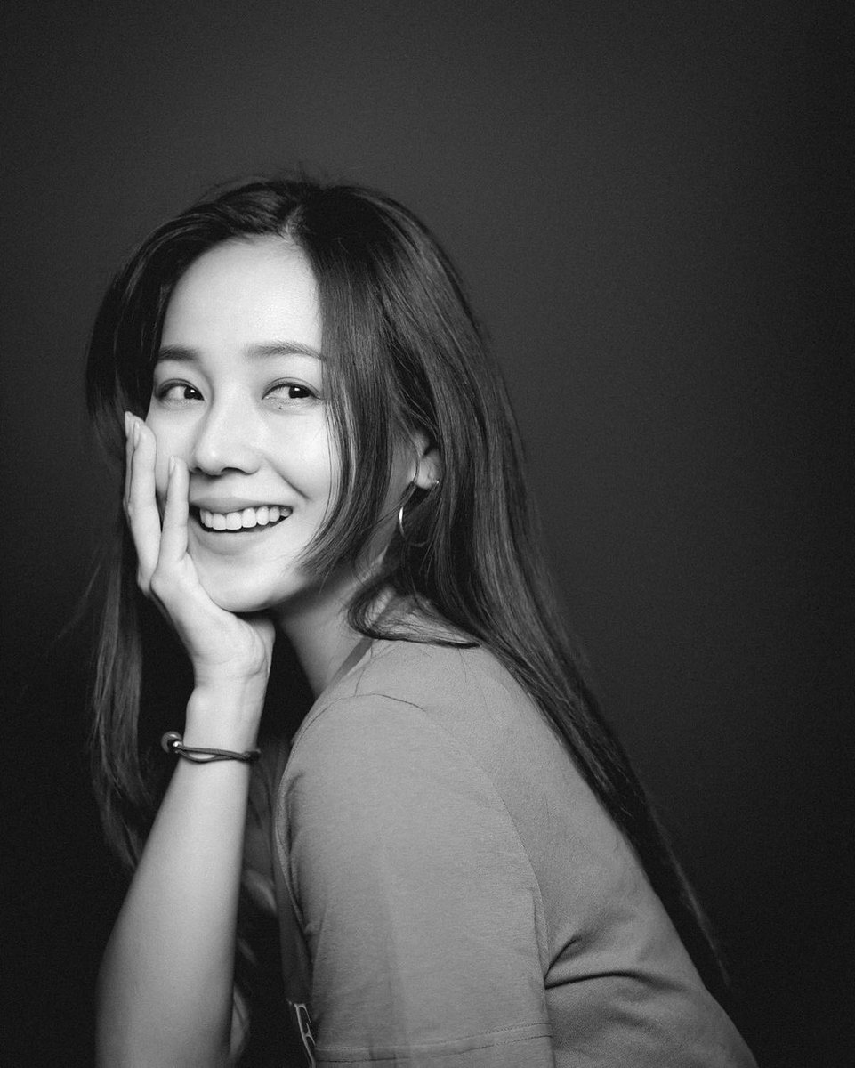 eugene810303's tweet photo. Black n white https://t.co/nh1jT2loIB