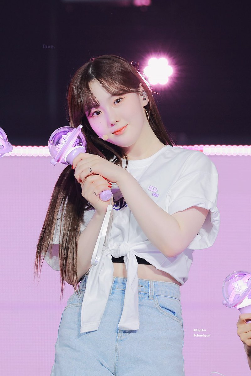 kimbbo__'s tweet photo. few mins before this day ends, you might turn 22 today but you will forever be my precious baby 🫶🏻 i love you alwaysss 🥰
#채현이생일엄청기다렸다아
#22ndSpringWithChaehyun https://t.co/JQA3nM1CIq