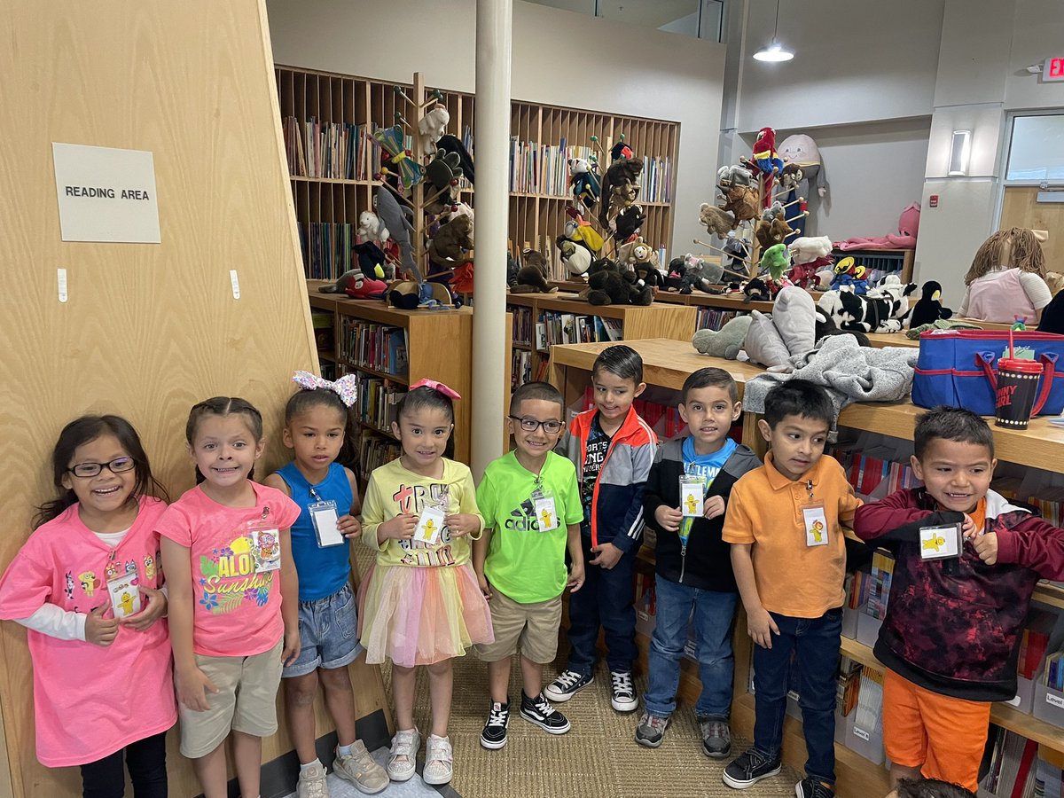 YsletaPKLibrary's tweet photo. Reading Brightens Our Future! Our Teddy Bears 🧸 wearing neon colors!❤️💙🌟📚🎉
@YsletaPreK @YISDLibServices @RLopezPK @MSuizette #prekreads https://t.co/hXRphnd8ZO