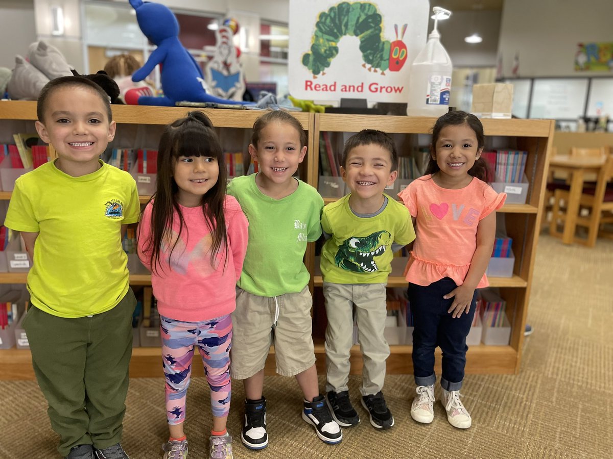 YsletaPKLibrary's tweet photo. Reading Brightens Our Future! Our Teddy Bears 🧸 wearing neon colors!❤️💙🌟📚🎉
@YsletaPreK @YISDLibServices @RLopezPK @MSuizette #prekreads https://t.co/hXRphnd8ZO