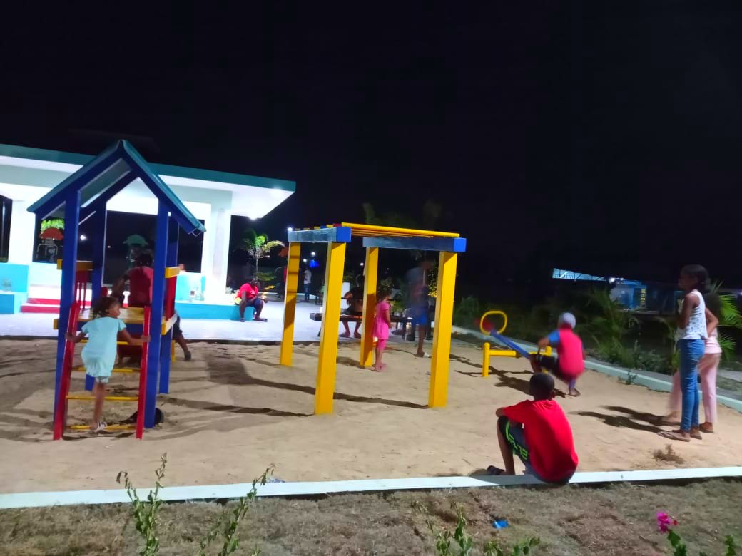 ferbrito29's tweet photo. Nuestro compromiso es con la gente! Inauguracion parque recreativo de monte sinai @ENADOM1 @AldaReyes @AESDominicana https://t.co/1p44owgQV7