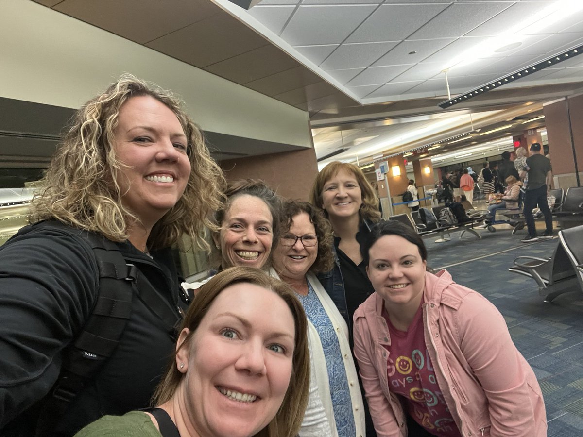BluegrassO's tweet photo. Early bird Bluegrass ONS members on the way to #ONSCongress #oncologynursing https://t.co/fhJbMKFJoI