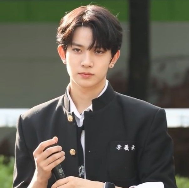 For_han_yujin's tweet photo. โอ้.... ก็ว่าหน้าคล้ายๆใคร​ เห็นแว็บแรกตกใจมาก​ เหมือนกว่านี้มีอีกมั้ย? https://t.co/PAGDxIFNZZ