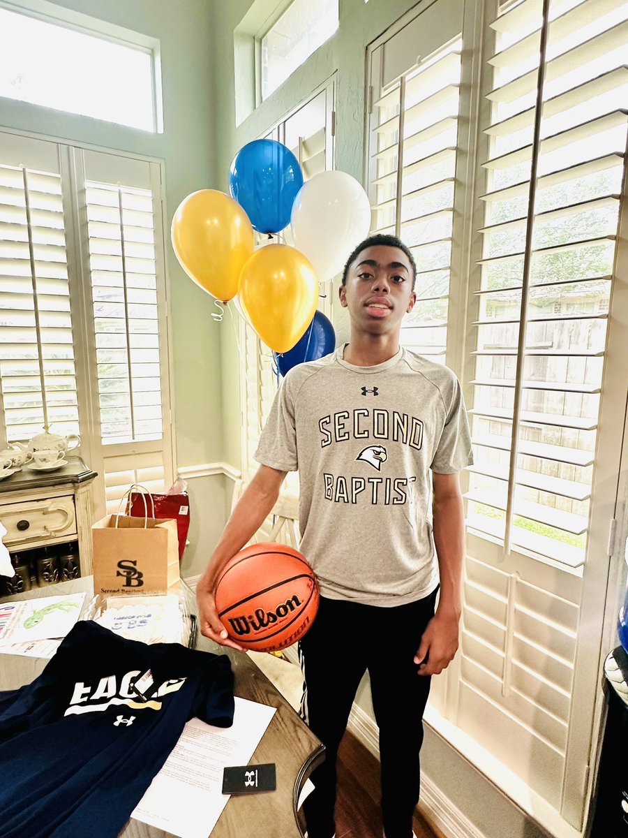 lilskip08's tweet photo. Proud to be a future SBS ๐ฆ
,
Class of 2027
โข
Looking forward to the next few years at a great school and playing for a great coach ๐
#secondbaptistschool #letsgoeagles #GodsPlan https://t.co/jBHihLCWhJ