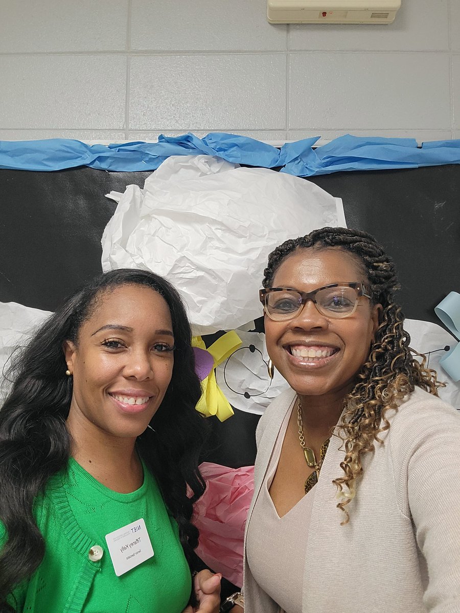 TheresaHamiton's tweet photo. .@NIETteach joining Senior Specialist @mskelly_78 as she supports Red River Elementary ILT in the analysis &amp; creation of a reading continuum. How does your ILT support team members in building their capacity to coach &amp; support teachers? #TheNIETway https://t.co/5l8TngdBgI