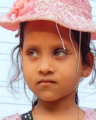 Painter_Enayet's tweet photo. I'm a princess of my father's kingdom but unfortunately no country has recognized me as a citizen.
#rohingyarefugees #rohingyachildren #streetphotography #rohingyatographer #coxsbazar #refugeechildren #rohingyalivesmatter #rohingyafuture #rohingyarights #rohingyabelongtomyanmar https://t.co/U6nG3S2VeN