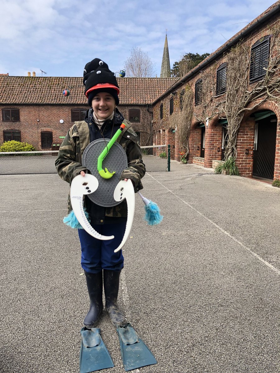 GodstoweTrips's tweet photo. Blue Peter presenter? https://t.co/tNwieOaNEg