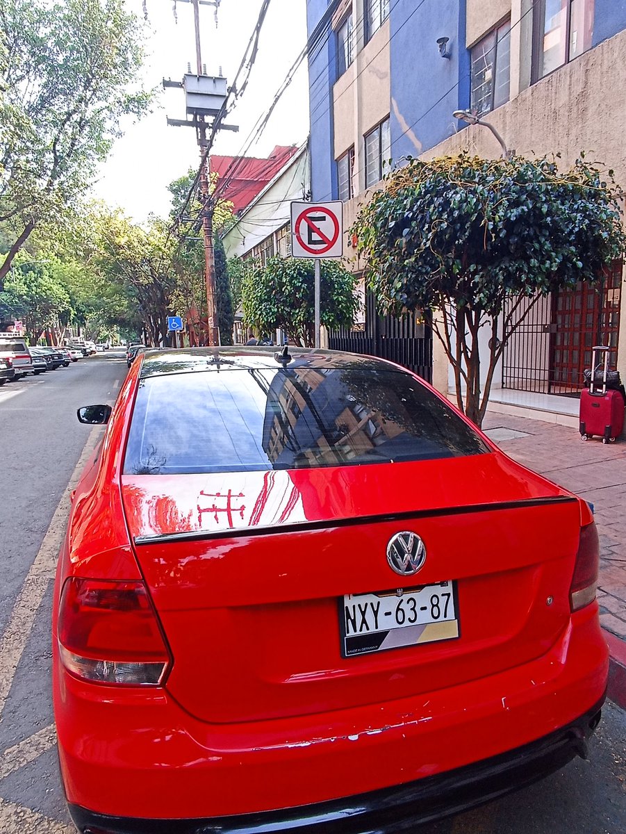 Este auto todos los días lo dejan estacionado en lugar prohibido en la <a href="/ColoniaEscandon/">La Escandon</a> afuera de Unión #27 😡😡😡
<a href="/OVIALCDMX/">OVIAL_SSCCDMX</a> <a href="/MHcesac/">MH CESAC</a> <a href="/SSC_CDMX/">SSC CDMX</a>