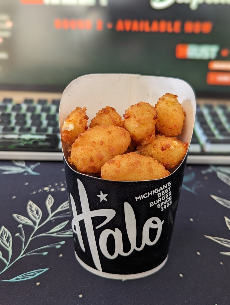 ErrnieGerrn's tweet photo. One of the finer delicacies of Flint. #HaloBurger Cheese curds. https://t.co/FcyId9uZye