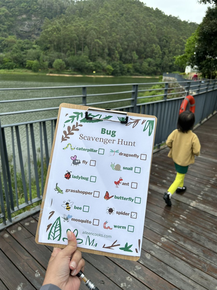 jaibb2n's tweet photo. Genuine inquiry starts from a curious child that leads to action! #curiousmind #inquiry #sharingtheplanet #unitinquiry #k2 #thinkingchild #learningthroughplay #eyfs https://t.co/SBPraea9gH