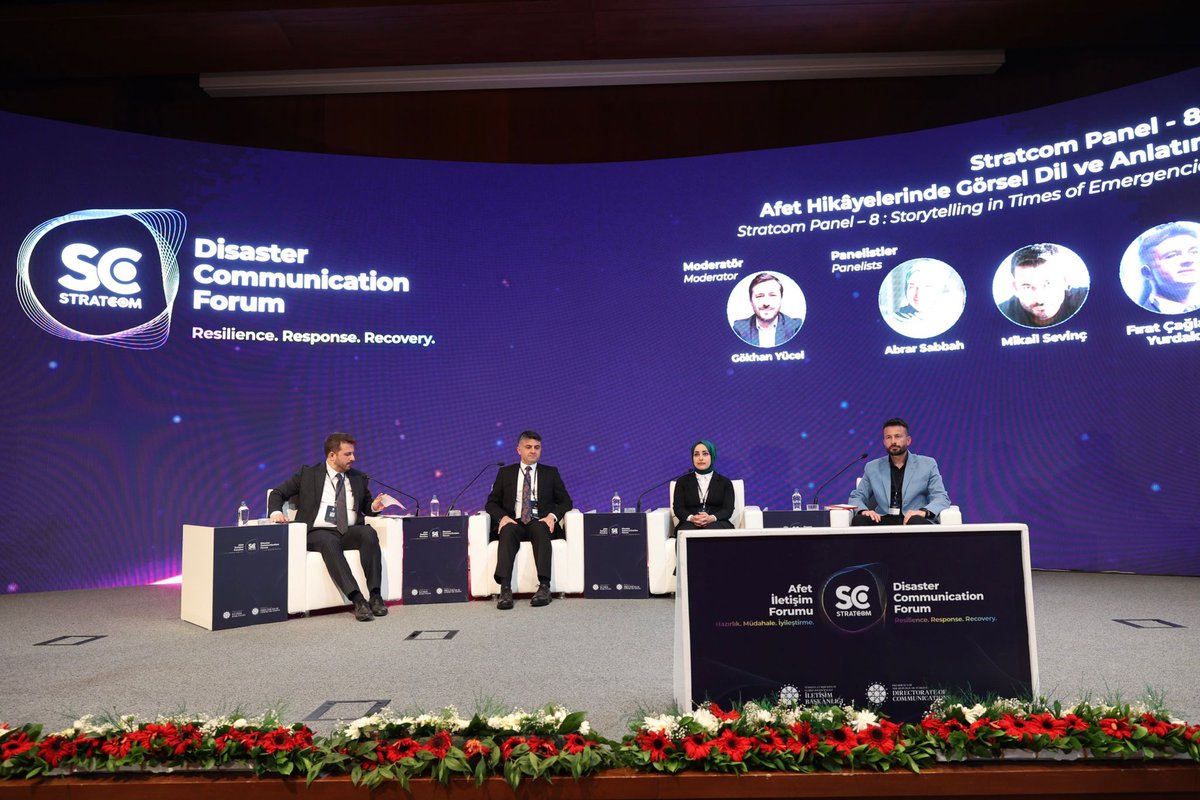 📌“Gözümüz ve gönül gözümüz arasındaki bağ kesilmedikçe yüzlerce yıllık hikaye anlatıcılığı geleneğimiz devam edecek.”

#AfetİletişimForumu’nun 8. panelinde asrın felaketinde afetin hikayesinin stratejik iletişim araçlarıyla kapsayıcı bir şekilde nasıl anlatıldığı konuşuldu.