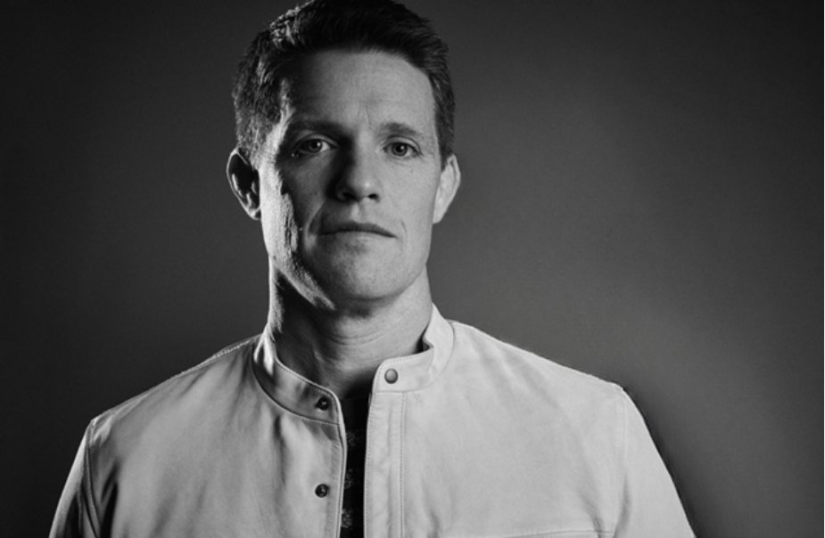 He sold over $1 million worth of products from his basement within a year of graduating college.

Russell Brunson is a marketing legend.

I’ve spent countless hours learning Russell’s secrets to building a high-converting funnel.

Here are 9 essential takeaways:

<<THREAD 🧵>>