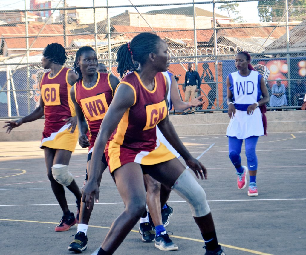 NetballUpdates1's tweet photo. #WednesdayAction | #Gamefour
NIC Netball Club vs @PrisonsNetballC
Q1: 11-13
Q2: 24-25
Q3: 32-40
@PrisonsNetballC looked better, now in eight goal lead,Stella Nanfuka made two important steals
#UNSL | #UNF256
@PlasconUganda @GOtvUganda @VBugerere @NBSportUg @thecreedsport https://t.co/AoPzSVrcQJ