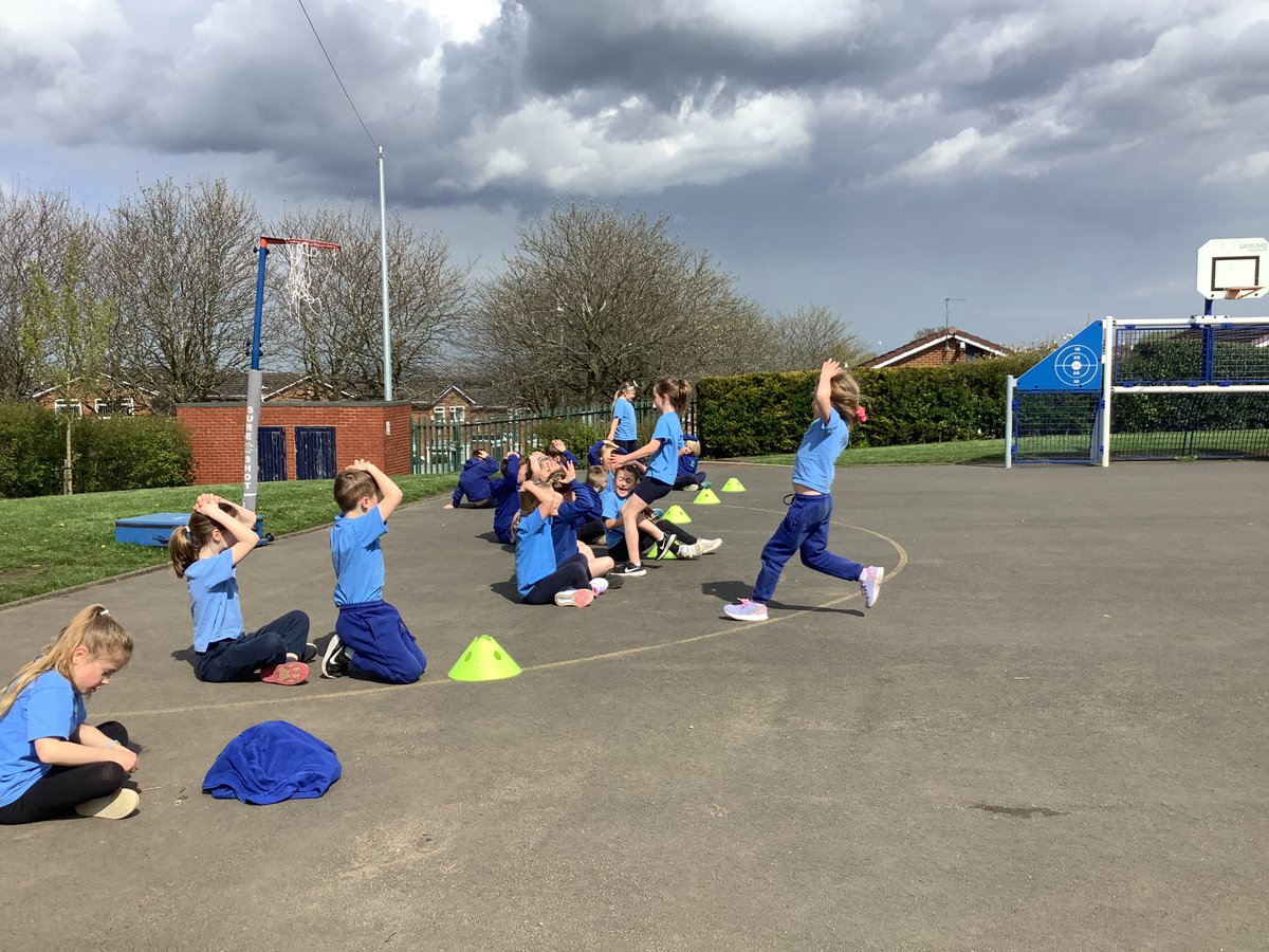 StAgnesY2's tweet photo. Great session working on sprinting. The students tried different start positions then raced using the correct start position. #stagnespe https://t.co/nkWHP0xlu1