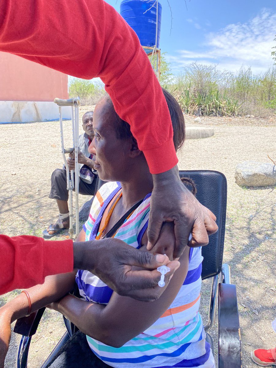 With thanks to @USAID in Angola, @UNICEF continues to support Government of #Angola to integrate #COVID19 vaccine in routine #immunization schedule.

#BestStartInLife.
#VaccinesWork