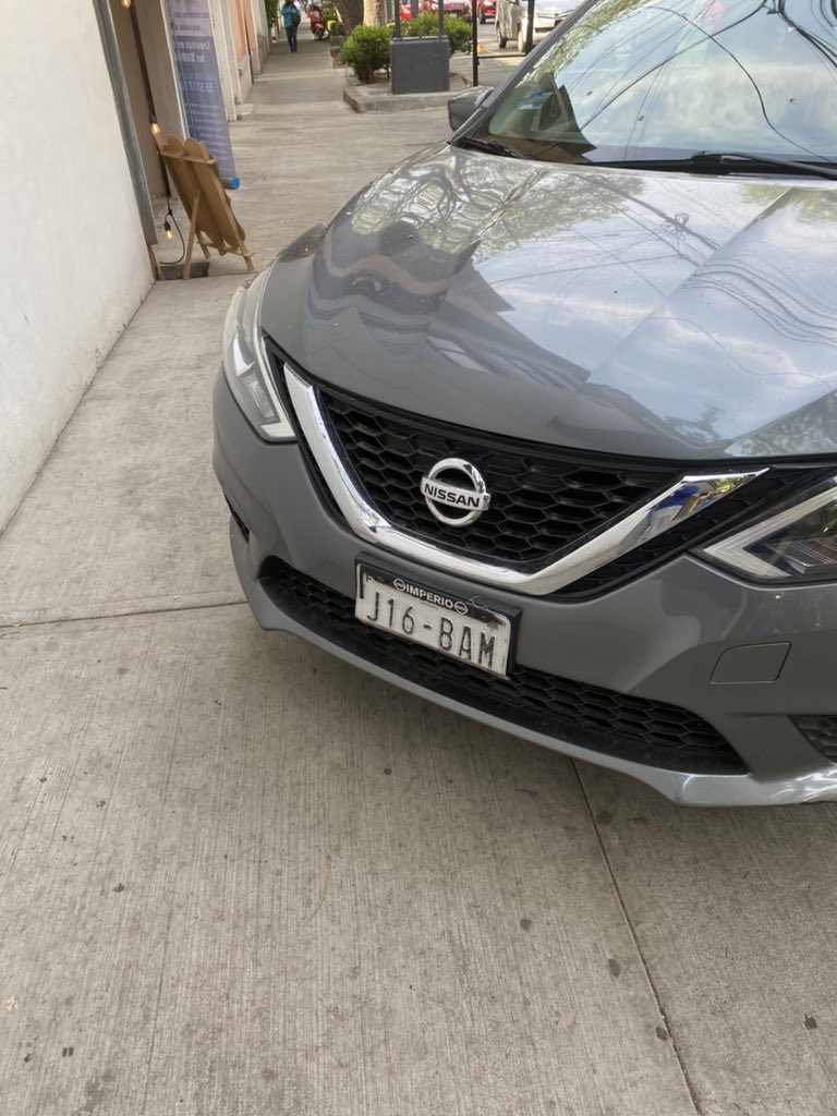 lucedeto's tweet photo. @UCS_GCDMX @OVIALCDMX nuevamente el mismo carro, diariamente es lo mismo… por favor sancionar de acuerdo al reglamento, Gabriel Mancera esquina San Borja, en frente de la Clinica #28 del IMSS https://t.co/035YevInAu