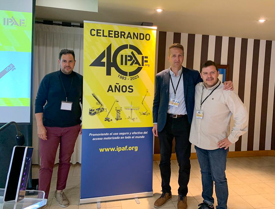 LoxamHune's tweet photo. @loxamhune participa en el Seminario de Desarrollo Profesional para Instructores (PDS) organizado por @ipafespana, coincidiendo con el evento #ELEVANDO. https://t.co/Yk1z8Bayac