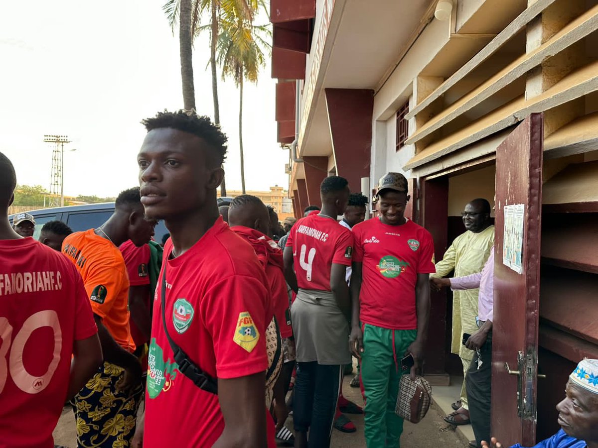 khalilkaba's tweet photo. Notre équipe Karfamoriah FC est à Conakry depuis lundi pour jouer 3 de ses 4 derniers matchs avant la trêve contre Kaloum FC, CS Etoile de Guinée, et le leader Alu Star. 

Objectif : être ambitieux, déterminé et ramener la victoire à chaque sortie. 

#Conakry #KarfamoriahFC https://t.co/mOgKS2pdjX