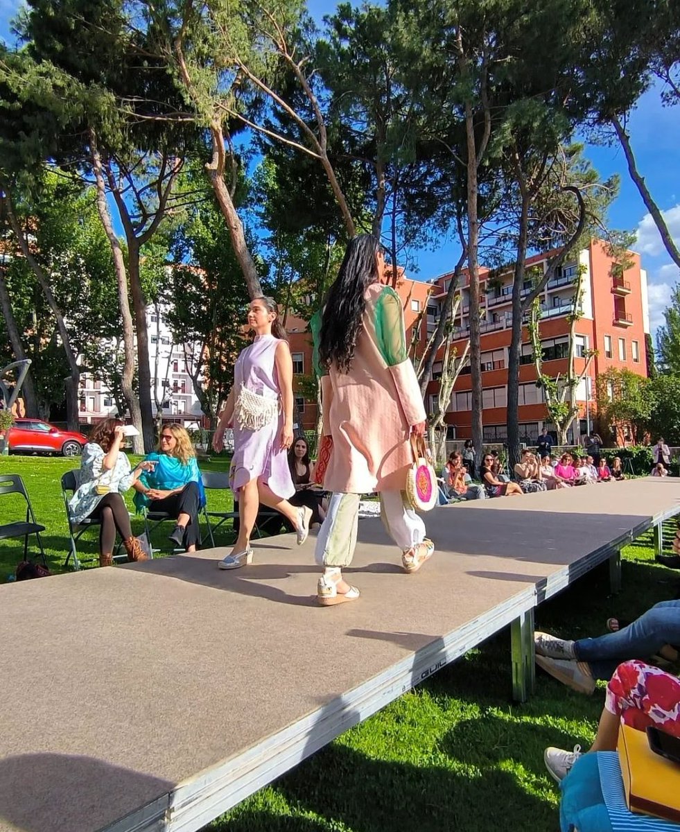 CSFWMadrid's tweet photo. Nuestra primera pasarela ya está aquí ! Muchas más fotos en nuestra Instagram @CSFWMadrid #PasarelaSostenible #ModaCircular #ModaSostenible #CSFWMadrid https://t.co/UG0OHPw4D2