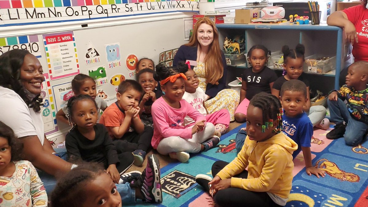 GEEARS's tweet photo. Thanks to Representative Lauren Daniel for visiting Henry County Head Start in Locust Grove today for #QRWeek! Programs like Henry County Head Start help set kids up for success in Kindergarten and beyond! #gapol https://t.co/SiGjb9UGuW