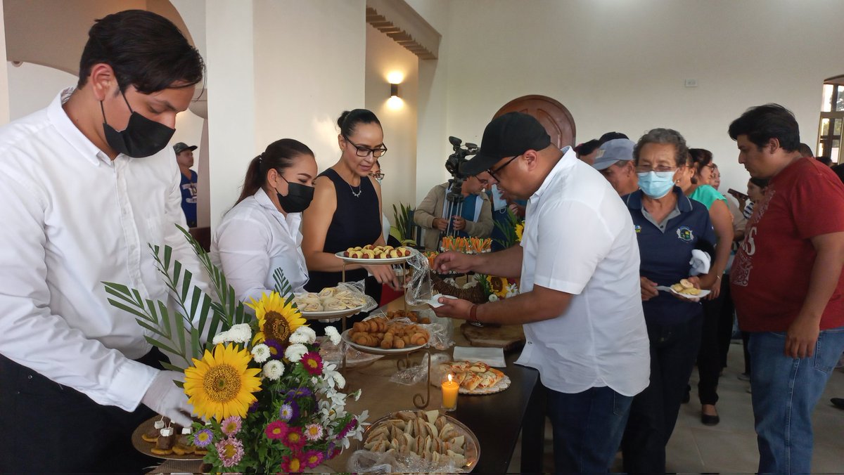 CTipitapa's tweet photo. Si quieres saborear de un sabroso pescado a la Tipitapa debes visitar el Restaurante Baños Termales en el Municipio de #Tipitapa un lugar acogedor y agradable para pasarla en familia. #NicaraguaTriunfa #26Abril https://t.co/RxVhFWomDH