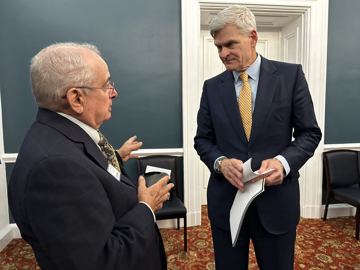 AlanREnglish's tweet photo. Wonderful meeting @SenCassidy with @MilitaryOfficer Col Warren Hull. Generous man listening issues facing servicemembers and veterans #RestoreBAH #savethenetwork Thank you https://t.co/8OYJWGWfgT