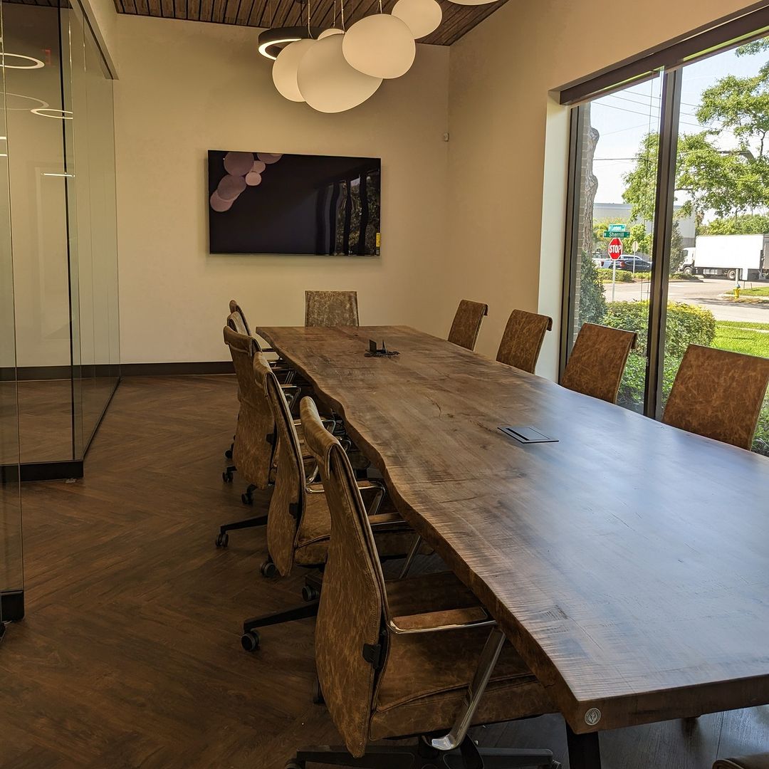 AmericanHardwds's tweet photo. At home or the office, #RealAmericanHardwood gets the job done.
Photos: @createdhardwood
#AmericanHardwoods #wood #office #officespace #table #conferencetable #desk #furniture #furnituredesign #officefurniture #hardwoodflooring #hardwoodfloor #interiordesign #design https://t.co/djDJKljZTl