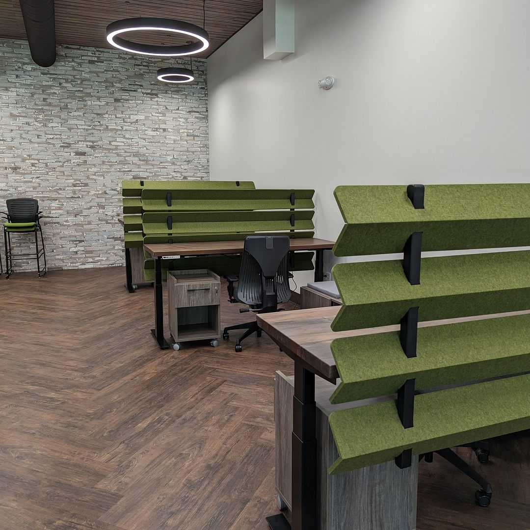 AmericanHardwds's tweet photo. At home or the office, #RealAmericanHardwood gets the job done.
Photos: @createdhardwood
#AmericanHardwoods #wood #office #officespace #table #conferencetable #desk #furniture #furnituredesign #officefurniture #hardwoodflooring #hardwoodfloor #interiordesign #design https://t.co/djDJKljZTl
