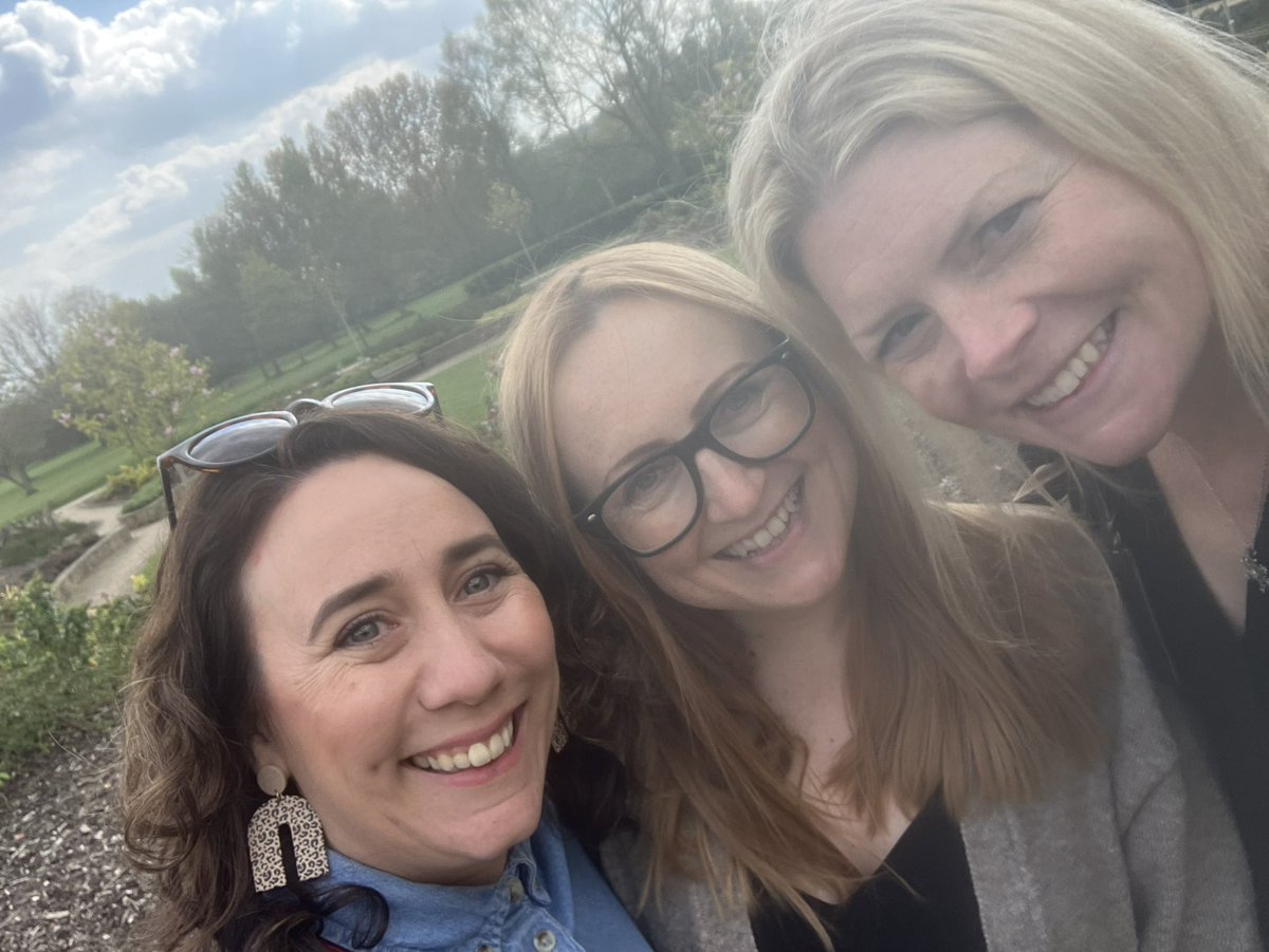 transformliveco's tweet photo. TLC on tour final stop @BowringGolf where you can volunteer in the gardens with @HelenRPaton &amp; the grounds team and @karenpodesta who’s running our feel good Friday in this fabulous space. @LivvHousing one more week to refer your tenants to this great opportunity! https://t.co/Bu3YwahaAP