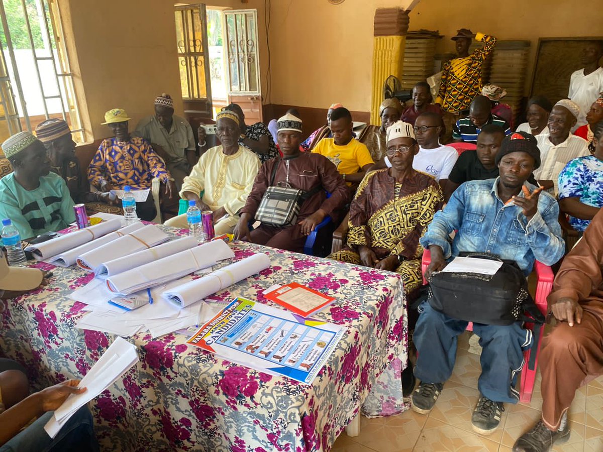 ECsalone's tweet photo. #Falaba District: Paramount Chief Member of Parliament (PCMP) Stakeholders Engagements
▪️Candidates Balloting for campaign dates
▪️ECSL displaying sample ballots https://t.co/Yd7x5ewdWy